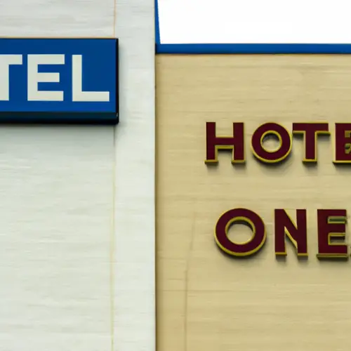 Difference between a Hotel and a Motel